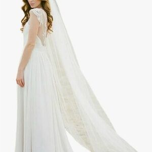 Elegant White Bridal Veil